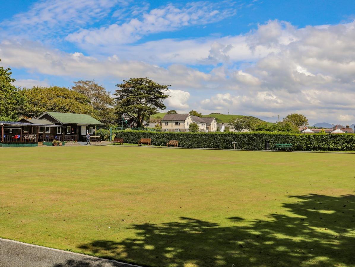 Llety Ednyfed Apartment Criccieth Bagian luar foto